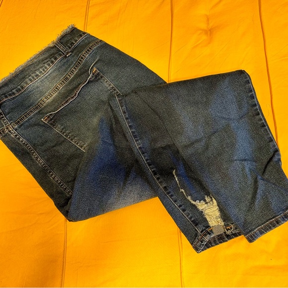 Frayed Waistband Jeans - Picture 3 of 4